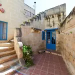 2 Bedroom Holiday Farmhouse With Private Pool