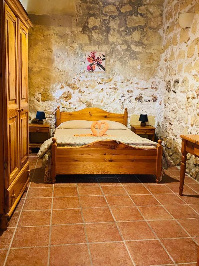 Holiday home 2 Bedroom Holiday Farmhouse With Private Pool Il-Pergla