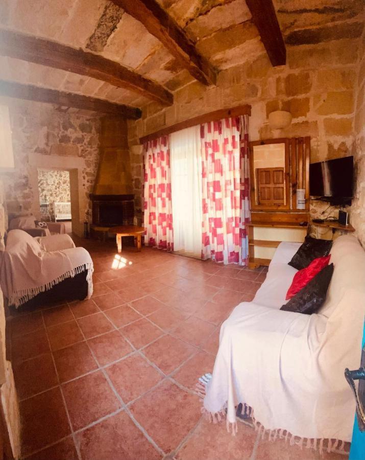 2 Bedroom Holiday Farmhouse With Private Pool Il-Pergla